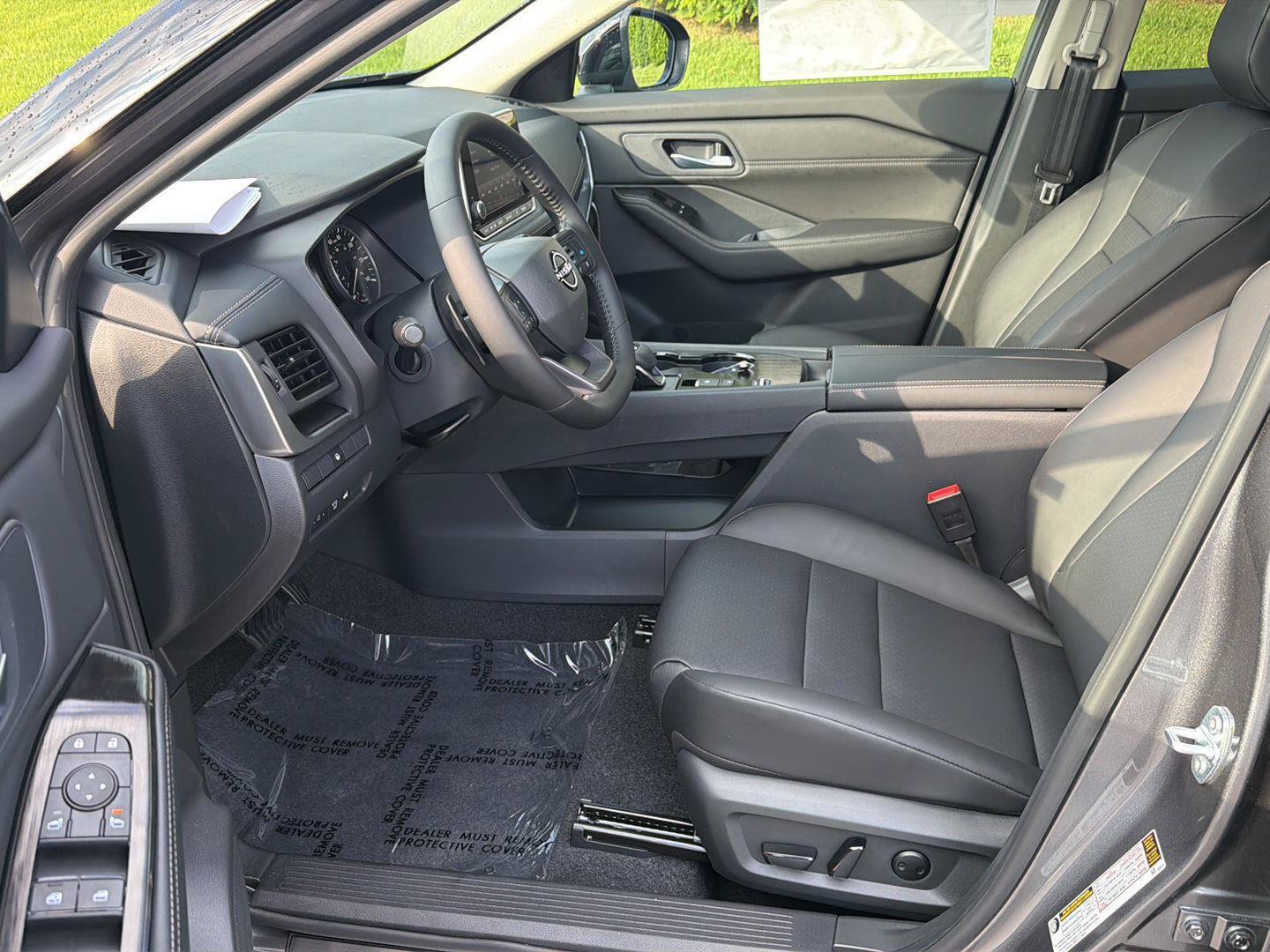 New 2026 Nissan Rogue Dark Armor FWD image 10