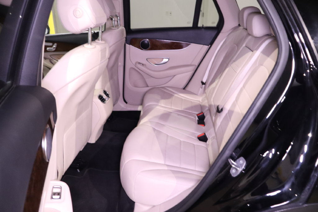 Used 2019 Mercedes-Benz GLC 300 image 29
