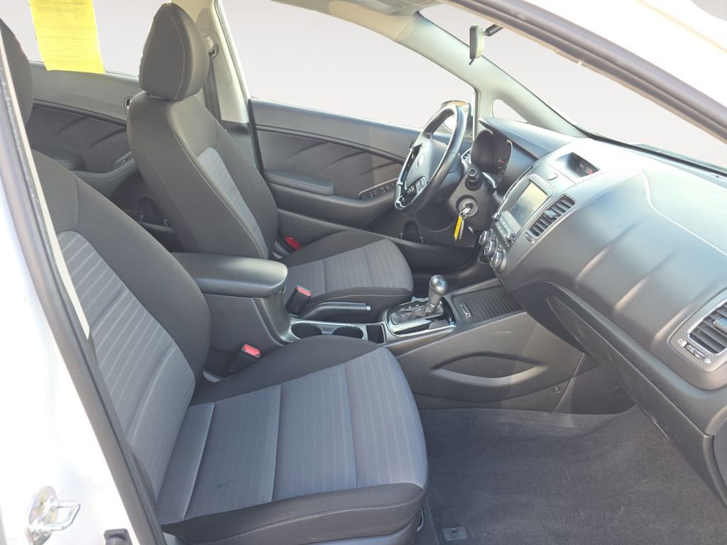 Used 2018 Kia Forte S image 15