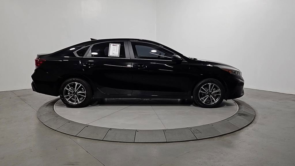 Used 2022 Kia Forte LXS image 7