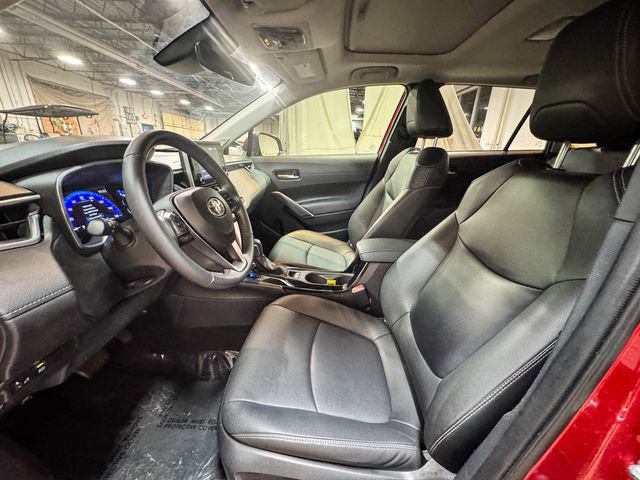 Used 2022 Toyota Corolla Cross XLE w/ Convenience Package image 19