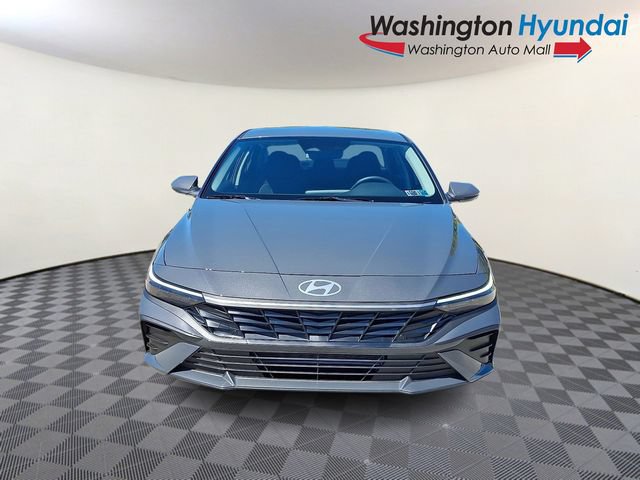 Certified 2026 Hyundai Elantra SE FWD image 2