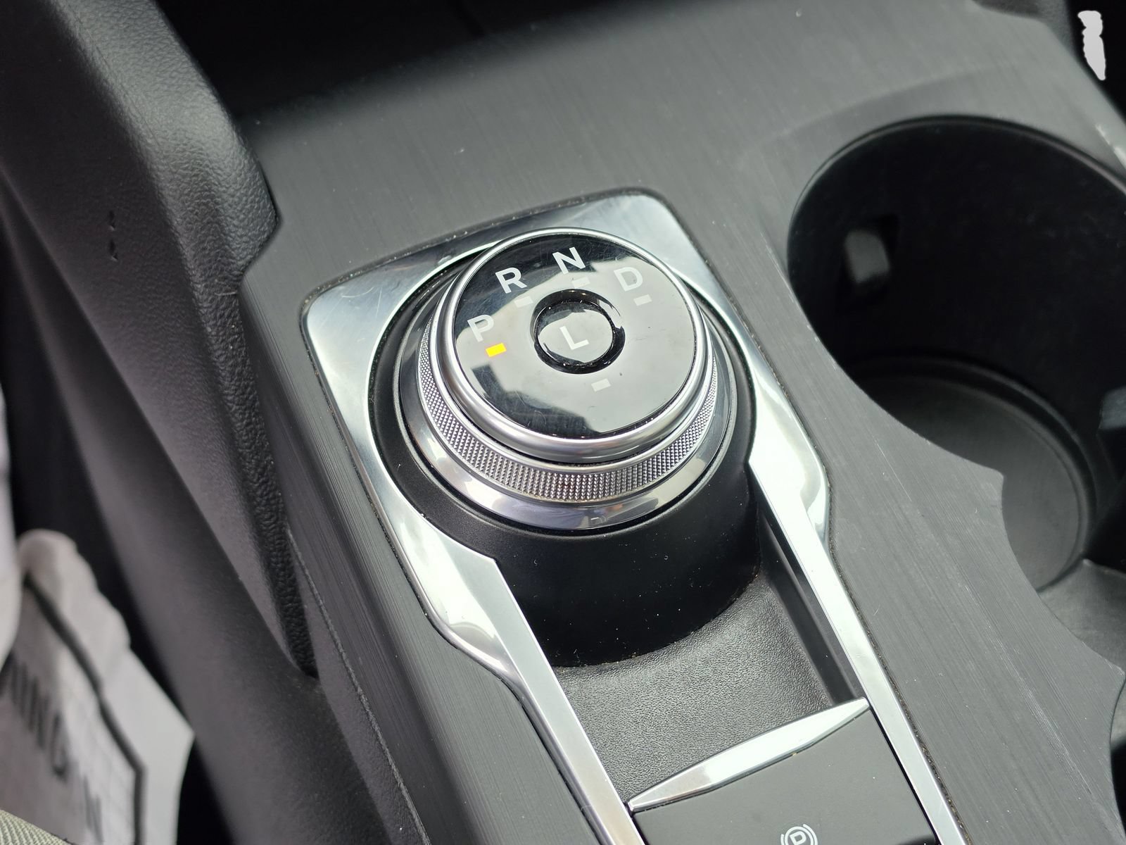Used 2020 Ford Escape SE FWD image 31