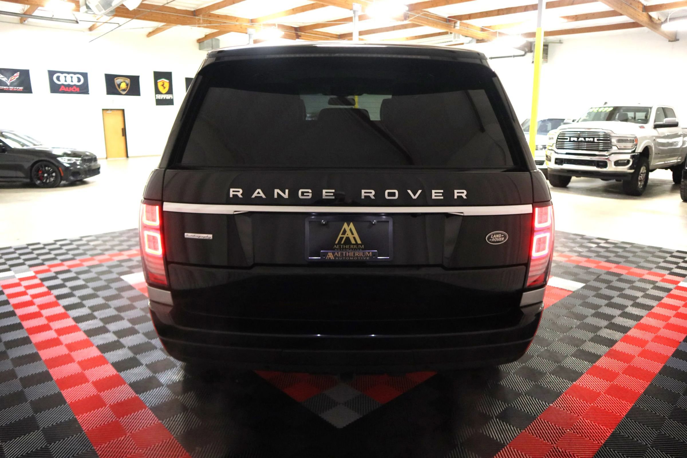 Used 2015 Land Rover Range Rover Autobiography image 9