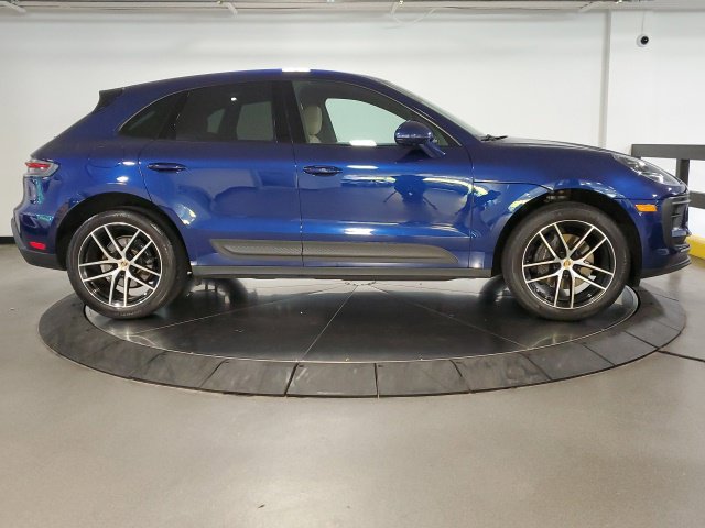 Used 2023 Porsche Macan AWD/4WD image 8