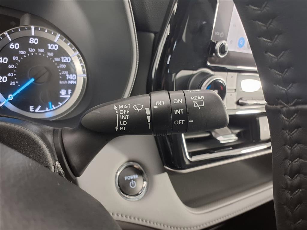 Used 2023 Toyota Highlander LE image 18