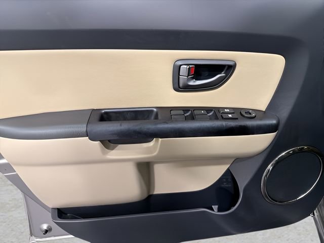 Used 2010 Kia Soul ! FWD image 9