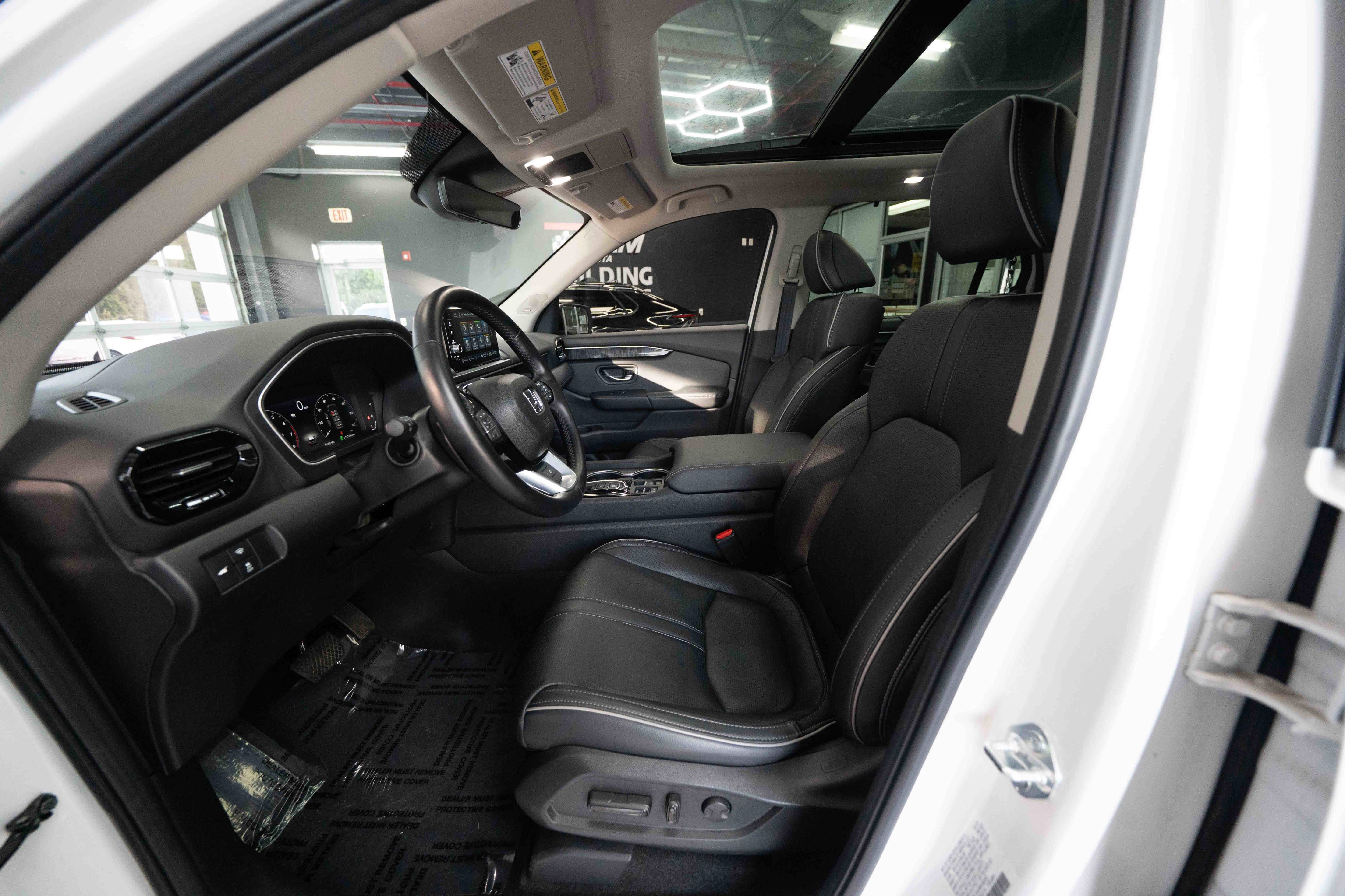 Used 2023 Honda Pilot Elite image 9