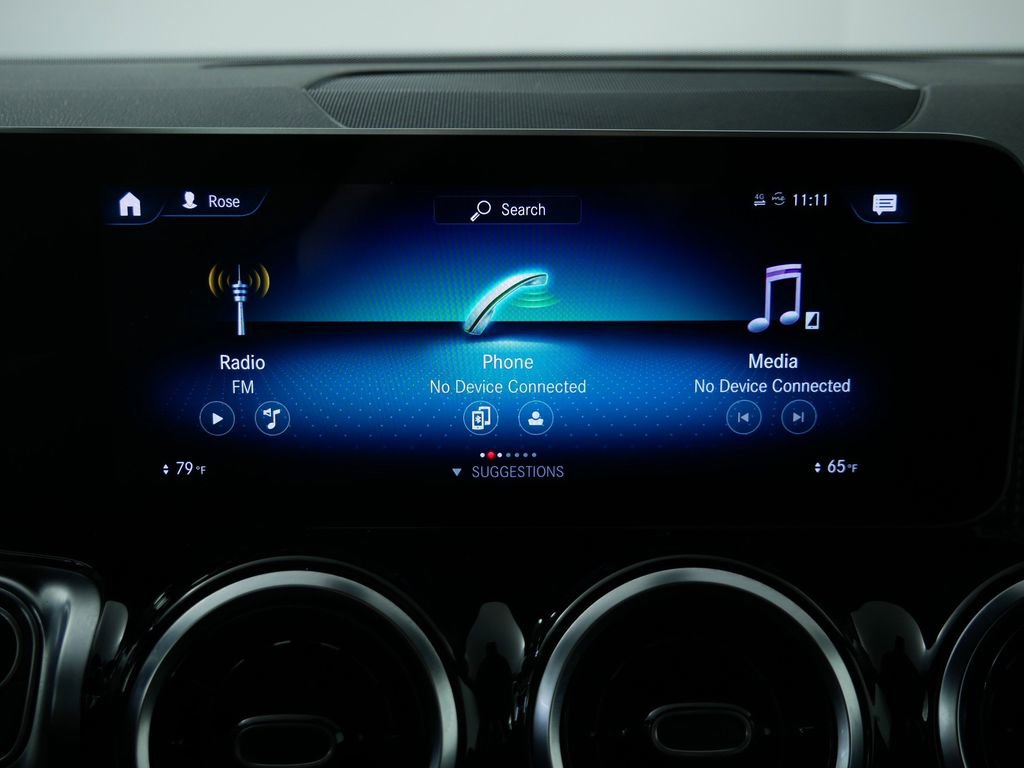 Used 2021 Mercedes-Benz GLB 250 4MATIC image 29