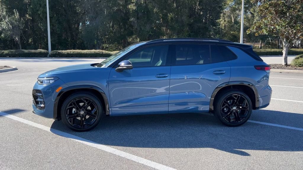 New 2026 Volkswagen Tiguan SE R-Line image 5