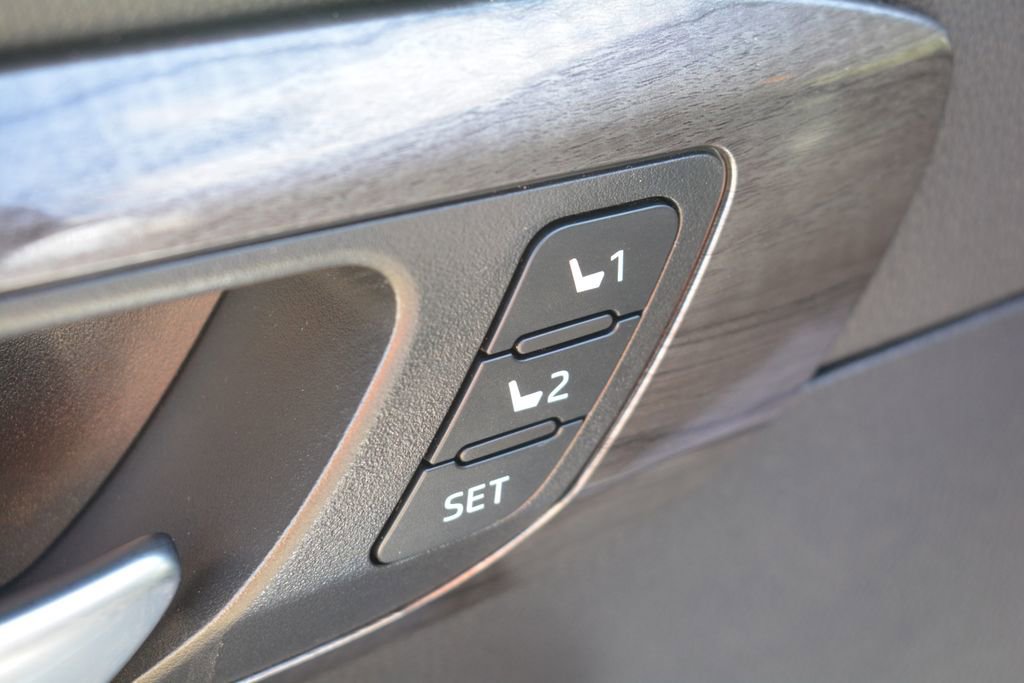 Used 2023 Toyota Highlander Limited AWD/4WD image 8
