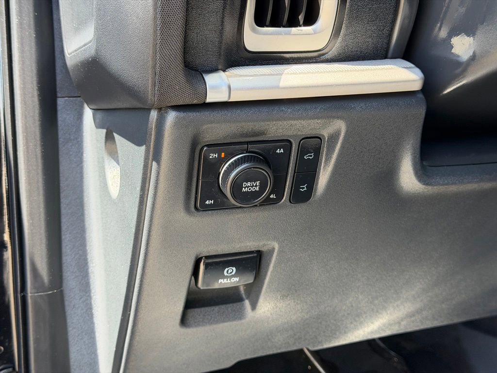 Used 2025 Ford Expedition Active AWD/4WD image 24
