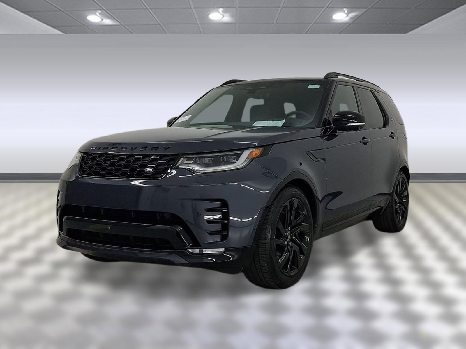 Certified 2025 Land Rover Discovery Dynamic SE AWD/4WD image 1