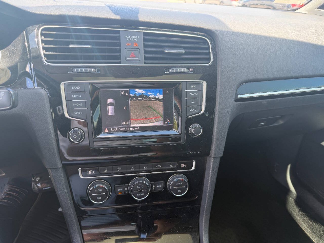 Used 2015 Volkswagen Golf TDI SEL FWD image 35
