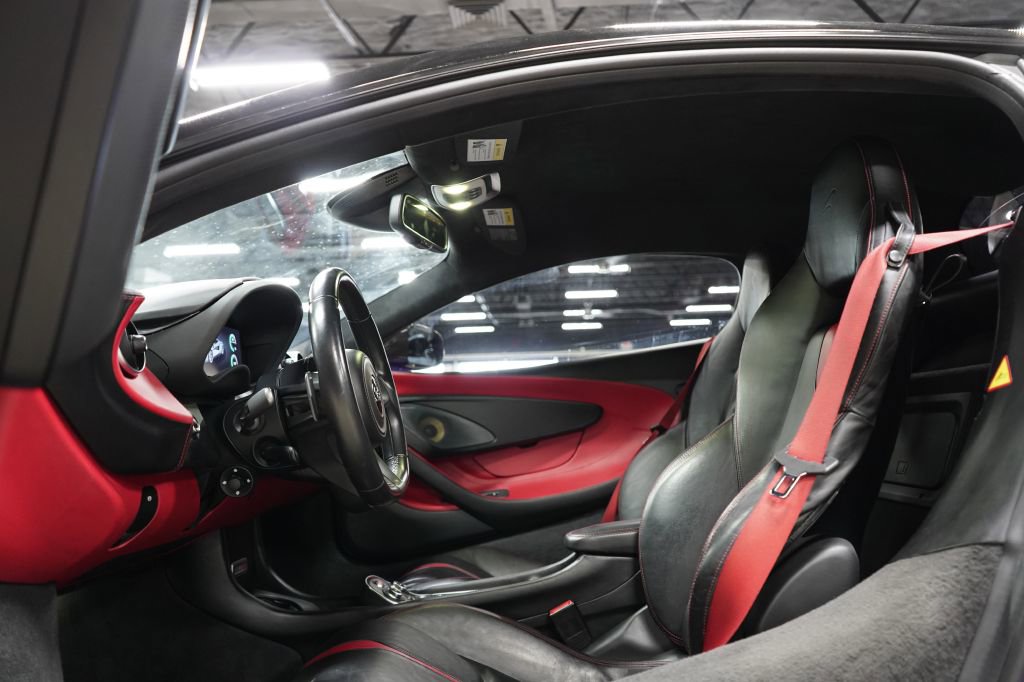 Used 2017 McLaren 570S Coupe RWD image 16