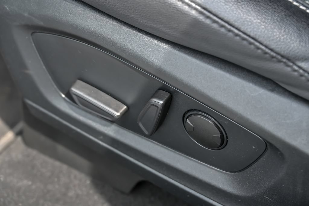 Used 2022 Ford Explorer ST AWD/4WD image 16