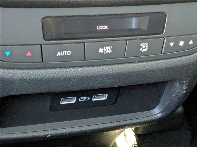 Used 2023 Honda Pilot Touring image 17