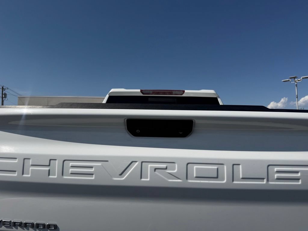 Used 2020 Chevrolet Silverado 1500 LT w/ Texas Edition AWD/4WD image 16
