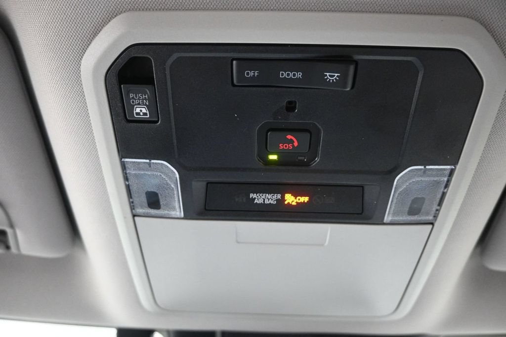 Used 2024 Toyota Tundra Limited AWD/4WD image 43