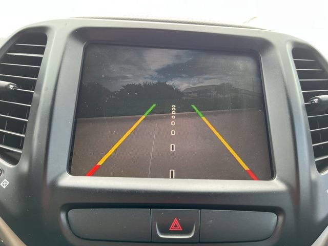 Used 2016 Jeep Cherokee Latitude FWD image 9