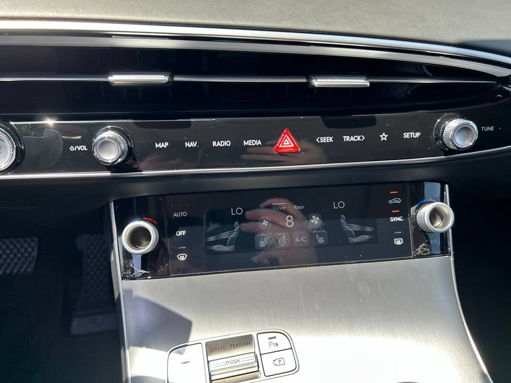 New 2027 Genesis GV70 2.5T Select AWD/4WD image 19
