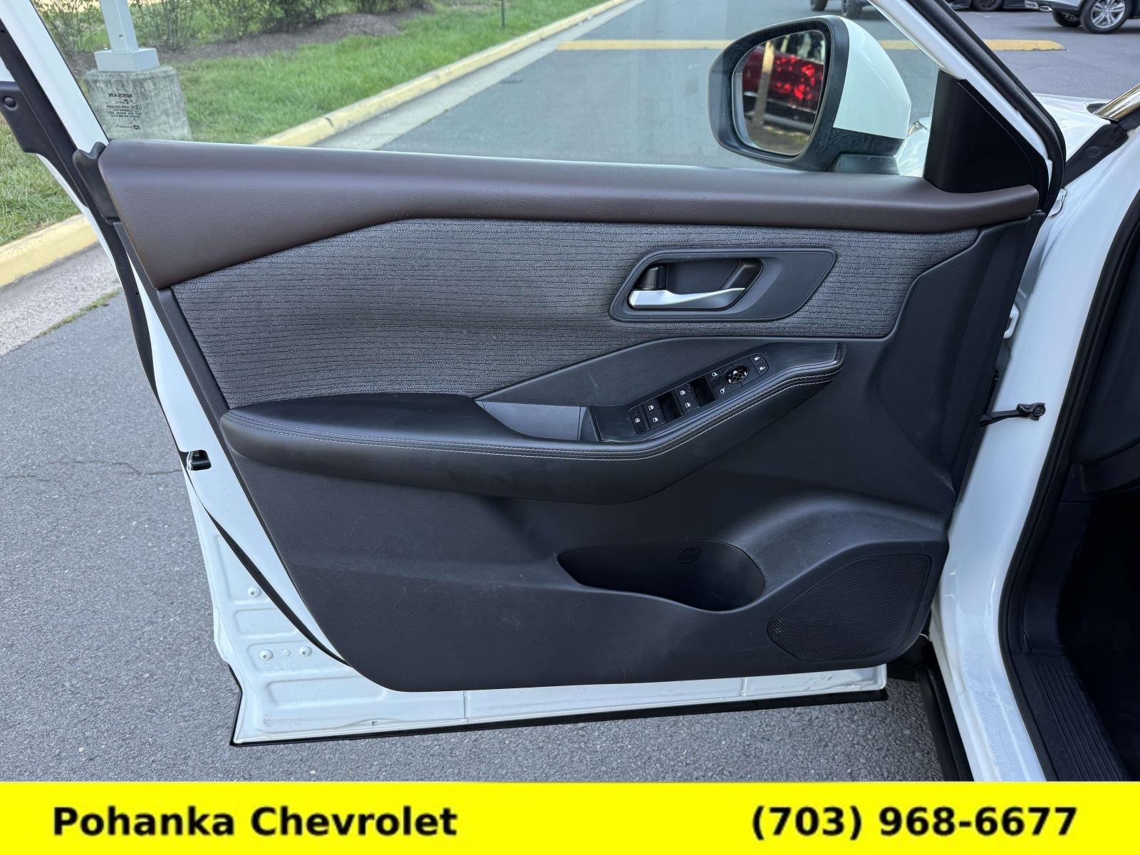 Used 2021 Nissan Rogue SV AWD/4WD image 12