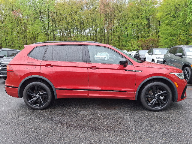 Used 2024 Volkswagen Tiguan SE R-Line AWD/4WD image 12