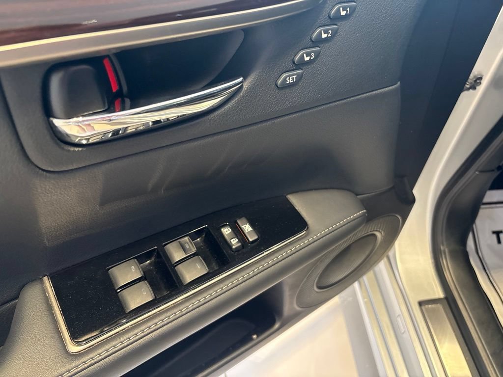 Used 2016 Lexus ES 350 w/ Luxury Package w/Wood Trim FWD image 35