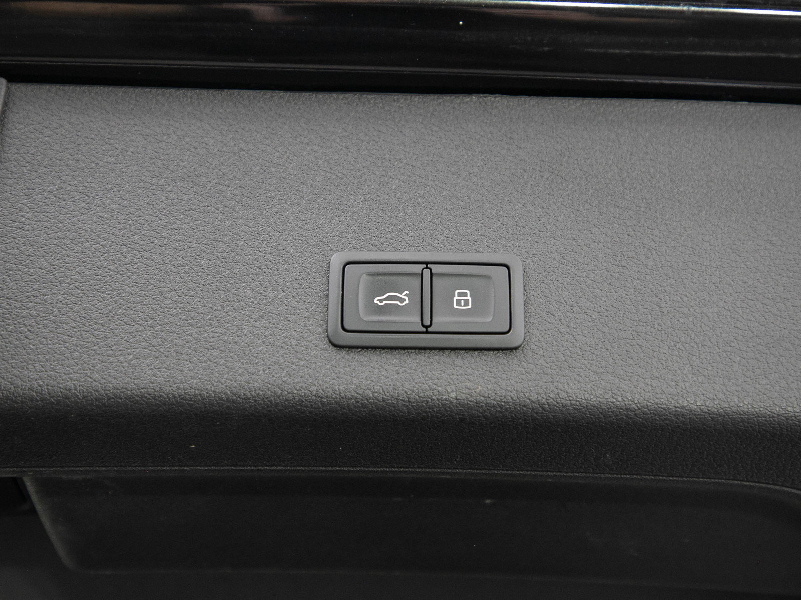 Used 2024 Audi Q8 e-tron Premium Plus w/ Premium Plus Package AWD/4WD image 11