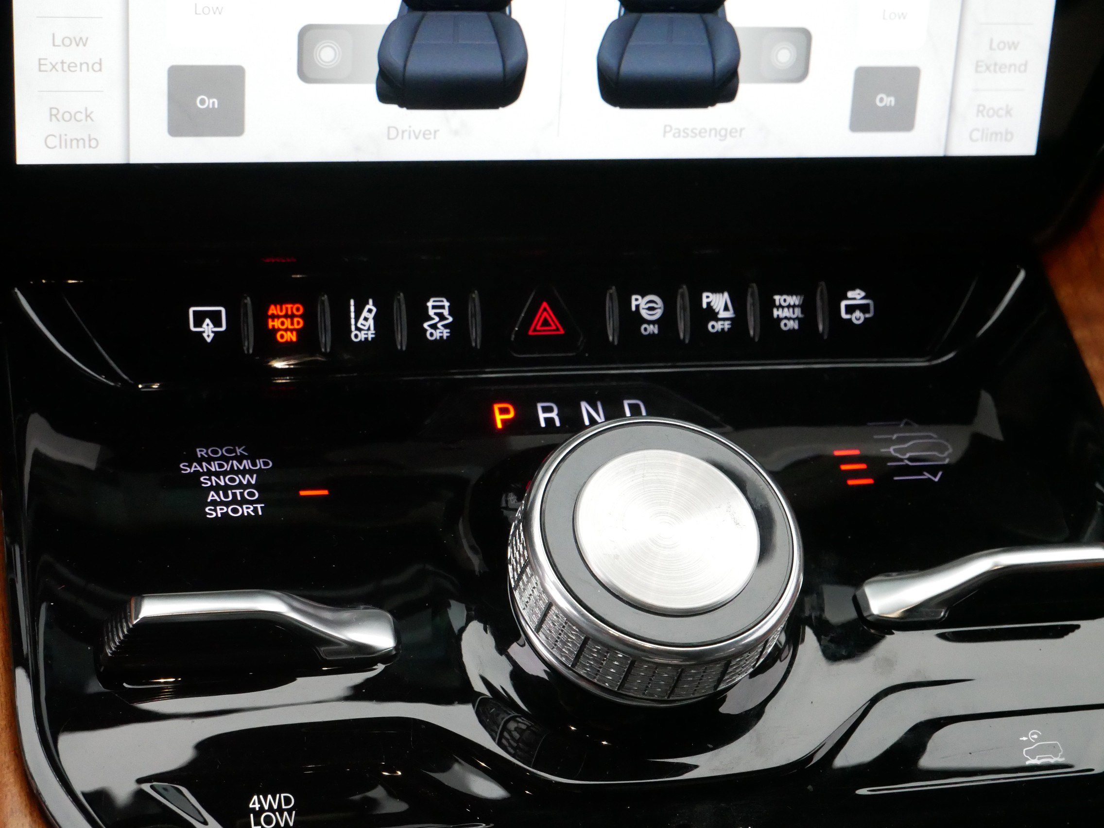 Used 2022 Jeep Grand Wagoneer Series III w/ Rear Seat Video Group 1 image 33