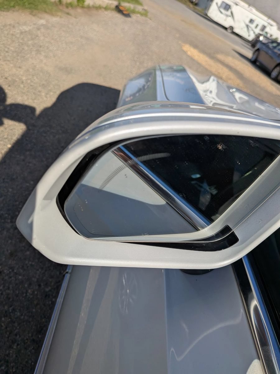 Used 2018 Volvo S90 T8 Inscription w/ Convenience Package AWD/4WD image 16