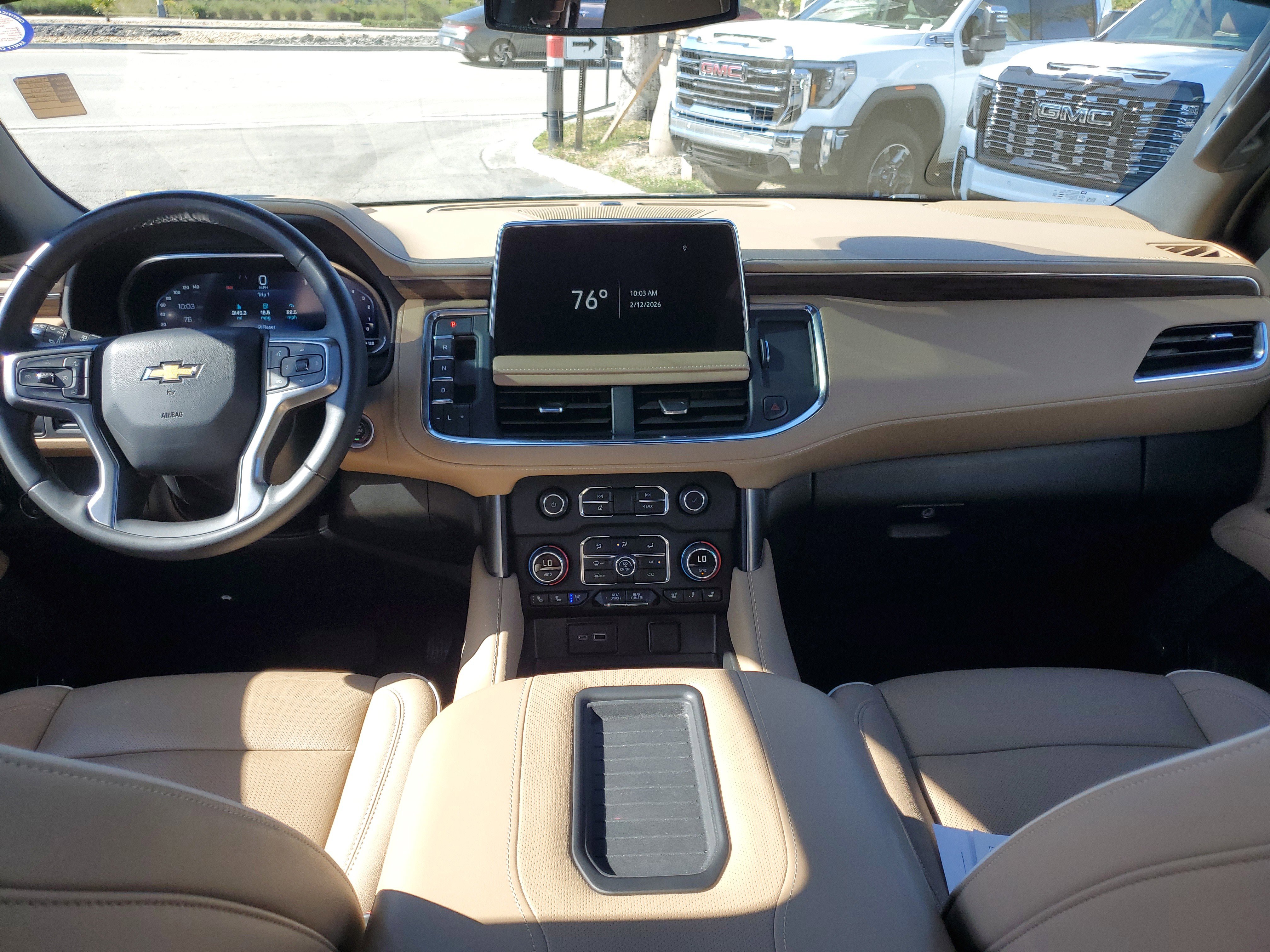 Used 2024 Chevrolet Suburban Premier image 24