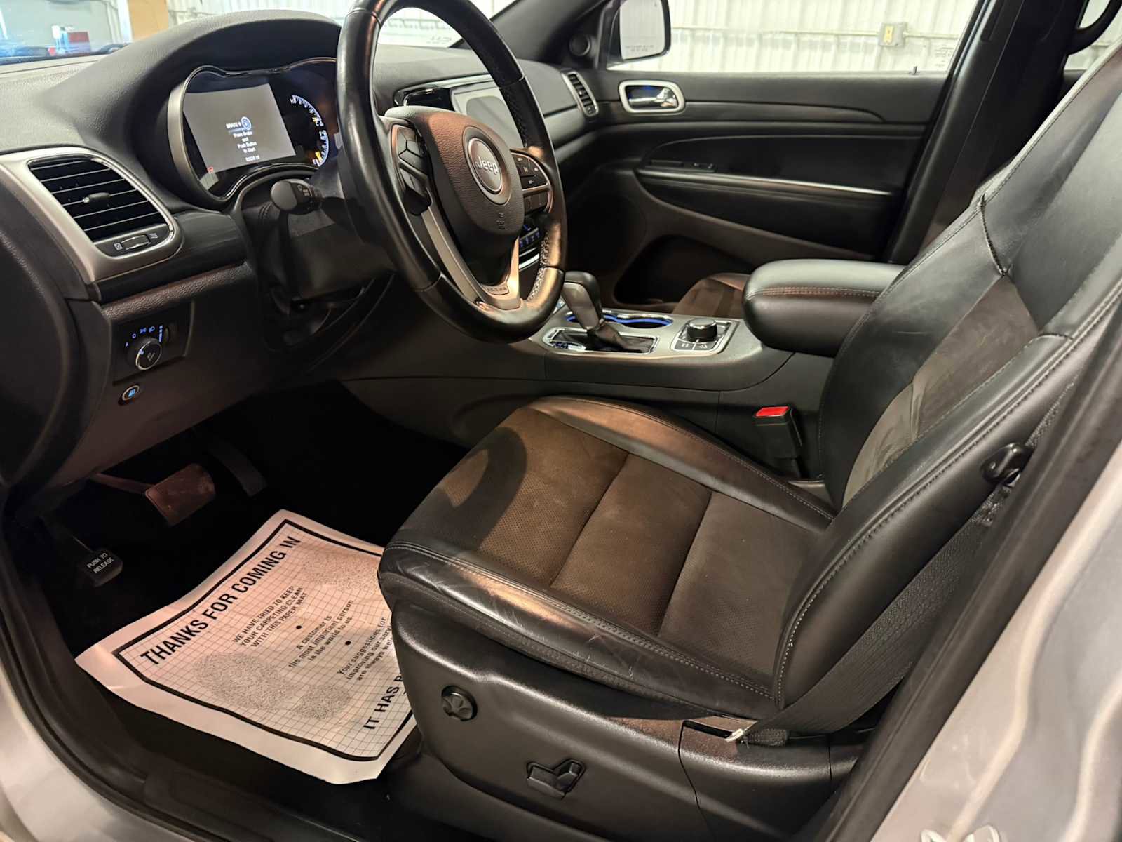 Certified 2020 Jeep Grand Cherokee Laredo w/ Quick Order Package 2BN North AWD/4WD image 19