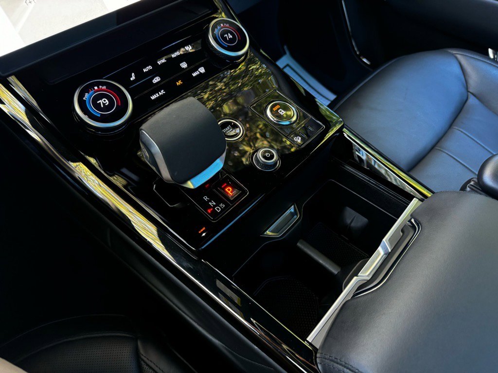 Used 2023 Land Rover Range Rover Sport SE image 12