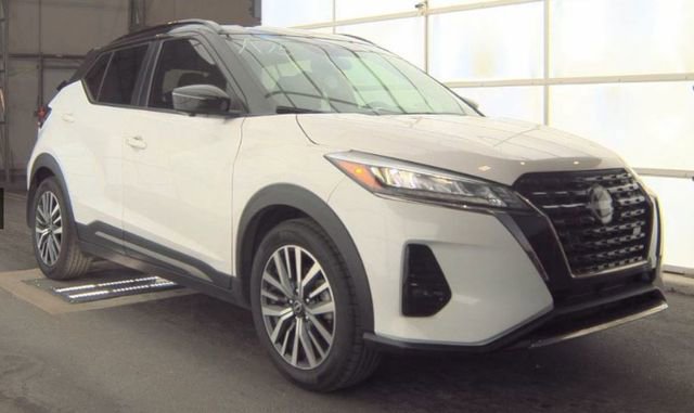 Used 2024 Nissan Kicks SR w/ SR Premium Package FWD image 1