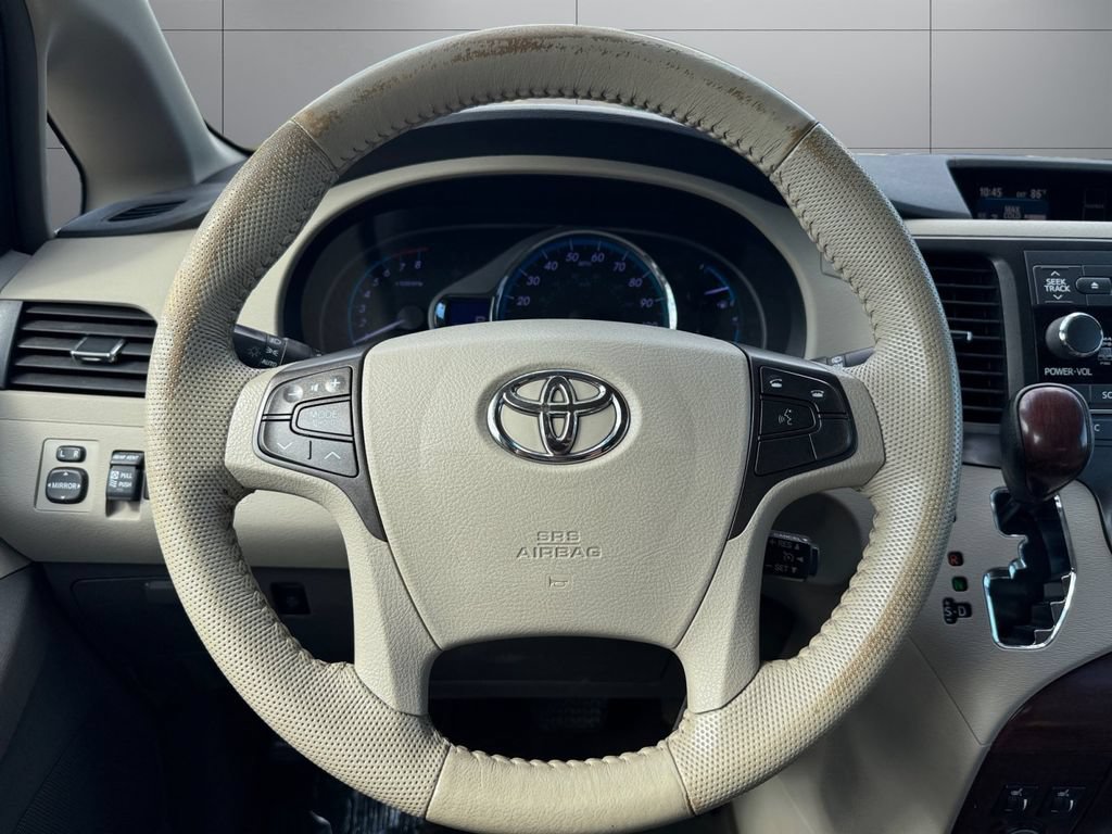 Used 2012 Toyota Sienna XLE AWD/4WD image 13