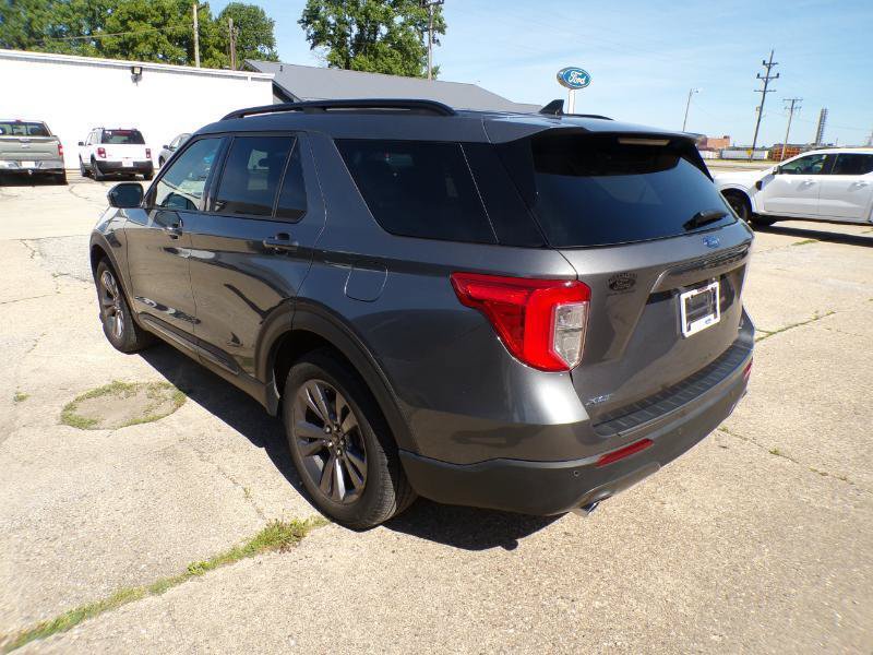 New 2023 Ford Explorer XLT w/ Equipment Group 202A AWD/4WD image 3