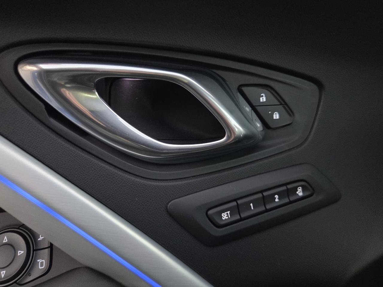 Used 2018 Chevrolet Camaro SS RWD image 25