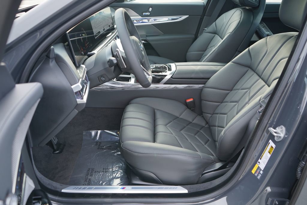 New 2026 BMW 750e xDrive AWD/4WD image 12