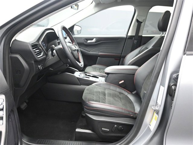 Certified 2022 Ford Escape SEL w/ SEL Stealth AWD Package image 10