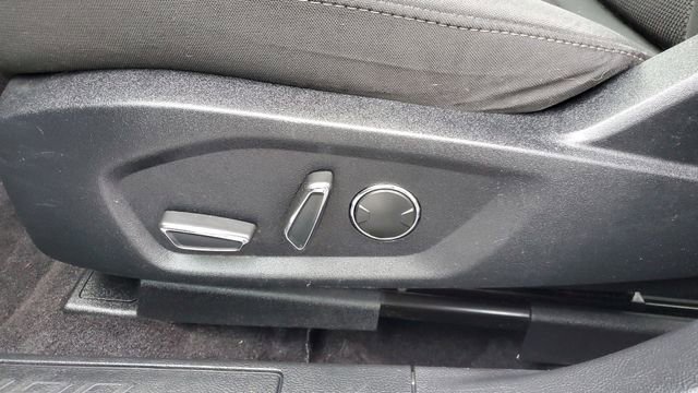 Used 2020 Ford Fusion SE image 24