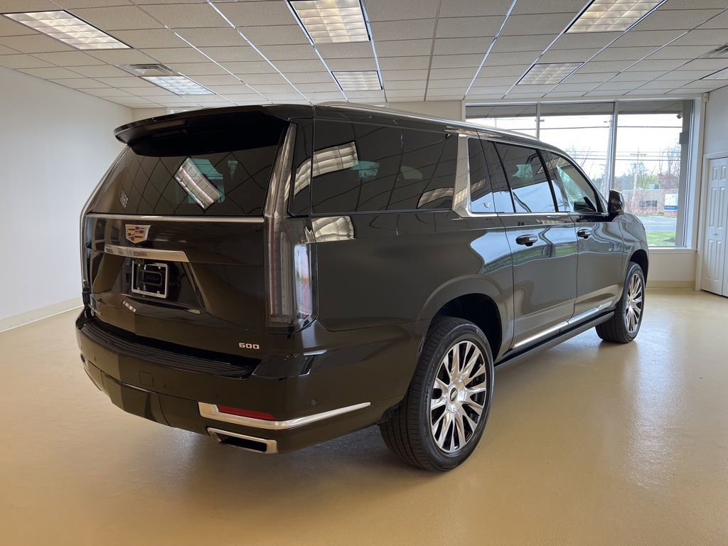 Certified 2025 Cadillac Escalade ESV Premium Luxury Platinum AWD/4WD image 2
