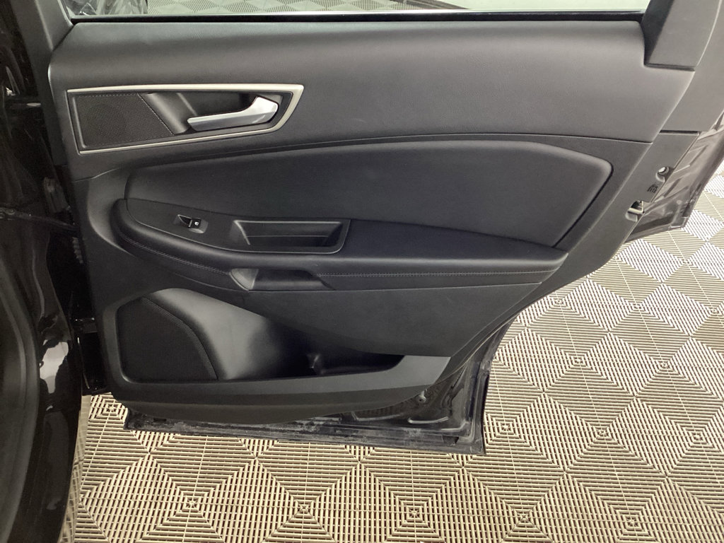 Used 2023 Ford Edge SEL w/ Convenience Package image 11