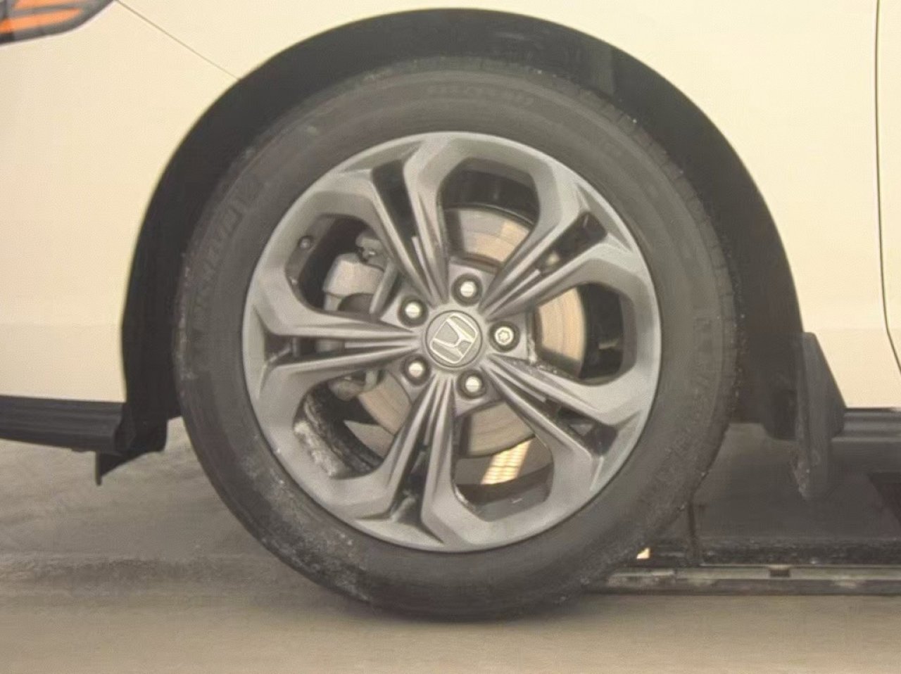 Used 2024 Honda Accord EX image 11