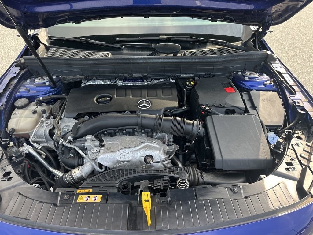 Used 2021 Mercedes-Benz GLB 250 4MATIC image 33
