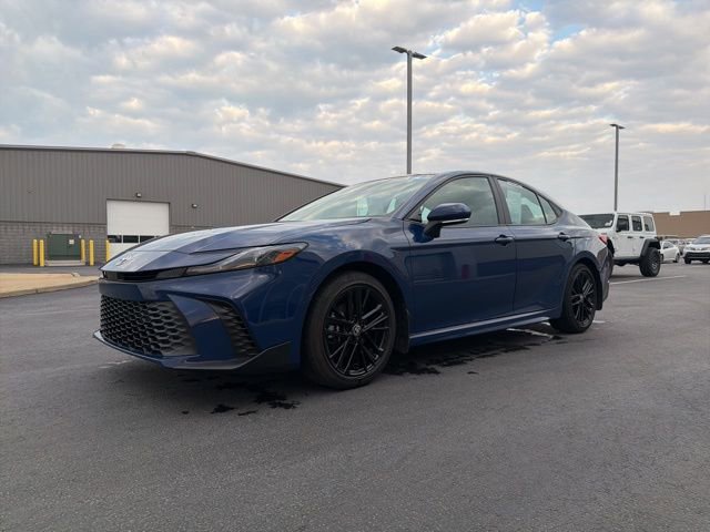 Certified 2025 Toyota Camry SE image 3