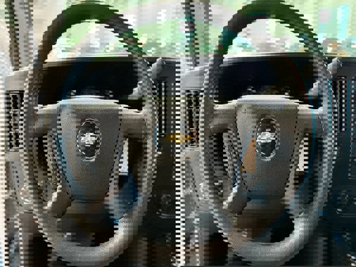 Used 2019 Chevrolet Express 2500 w/ Driver Convenience Package image 16