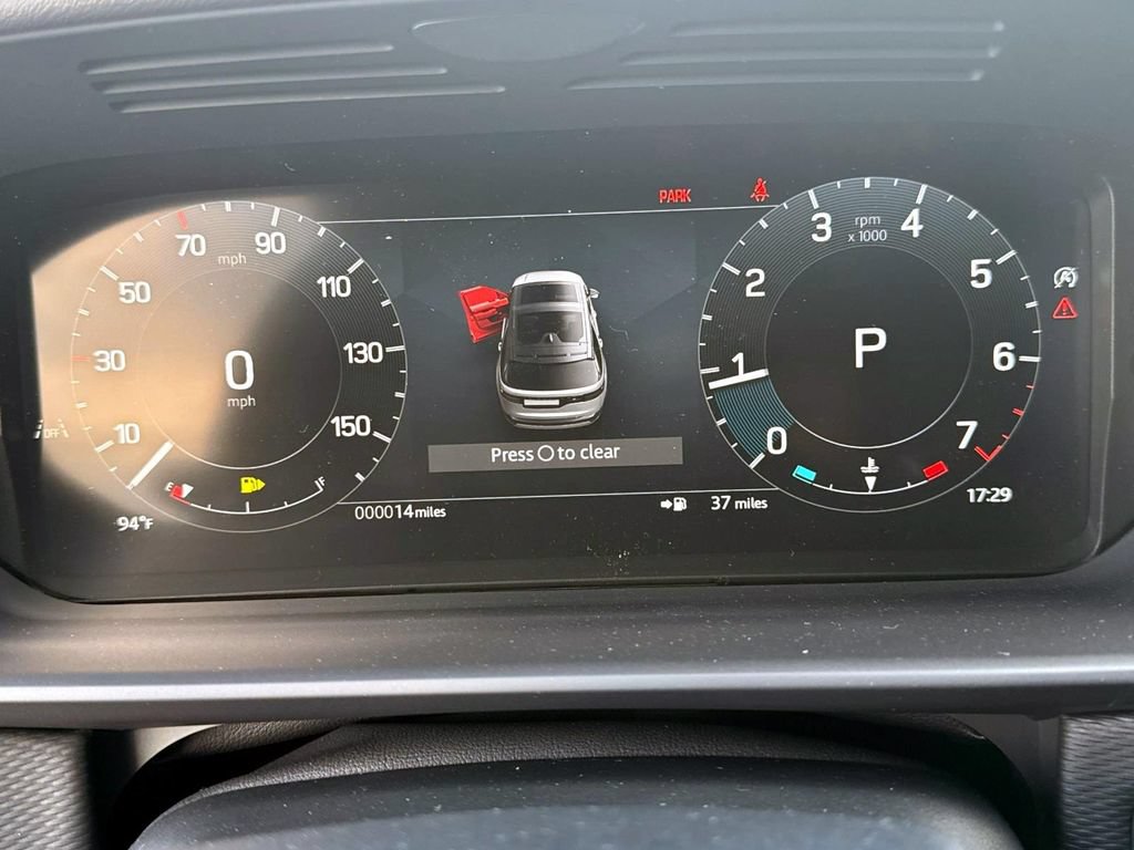 Used 2025 Land Rover Discovery Dynamic SE AWD/4WD image 31