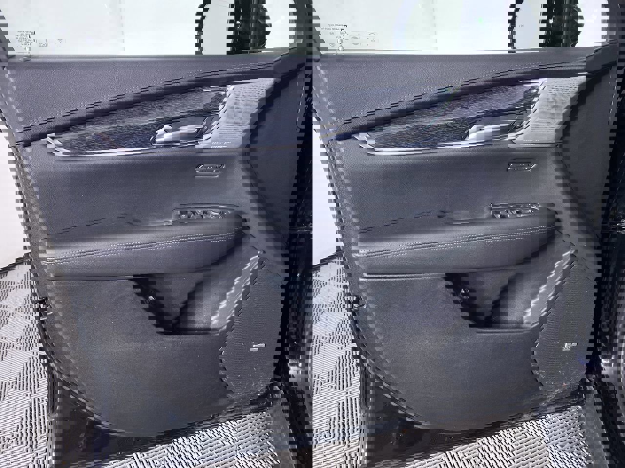 Certified 2023 Cadillac XT5 Premium Luxury w/ LPO, Floor Liner Package image 13