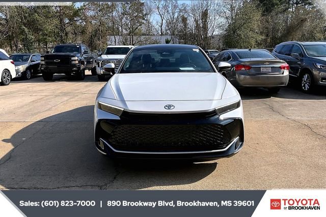 Used 2024 Toyota Crown Limited image 5